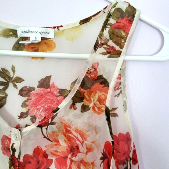 Floral blouse lightweight Sheer - Picture 2 of 5